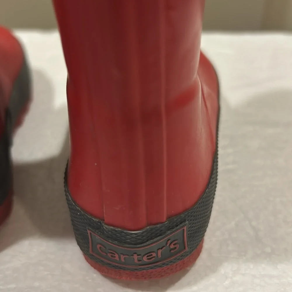 Carter’s kids slip in Firefighter rubber Rain Boots size 5 red
